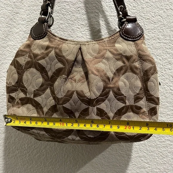 Coach Hand Bag D0982-42949 Brown/Tan with Lilac inside lining Like new - Picture 9 of 12
